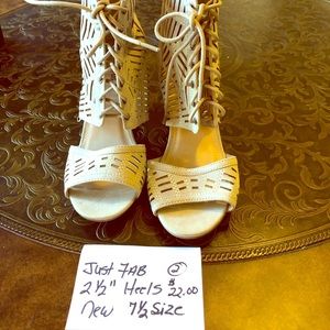 Lace up heels size 71/2 new